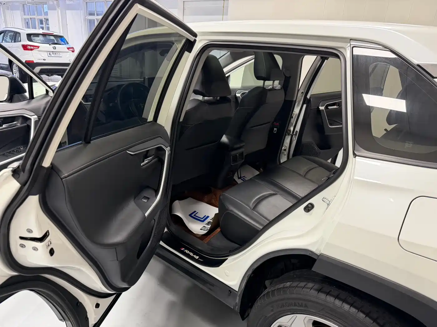 Toyota RAV4 Rongfang 2020 2.0L CVT 2WD Trend Edition фото 9