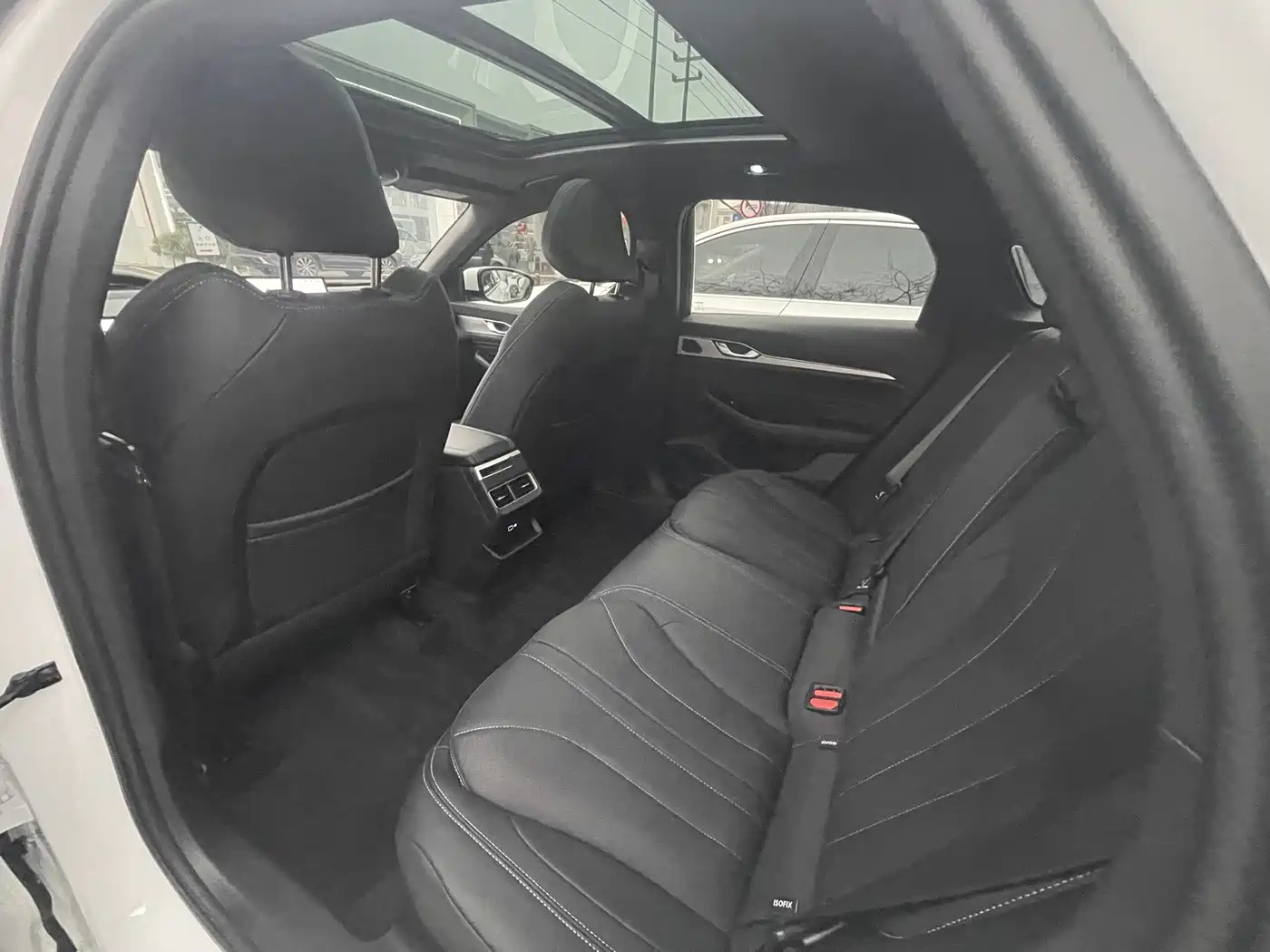 Фото 6 - Geely Preface