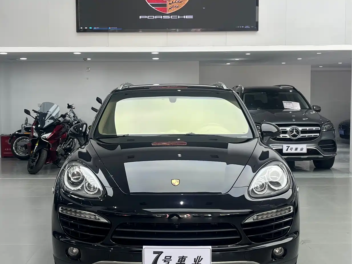 Porsche Cayenne 2011 Cayenne 3.0T фото 2