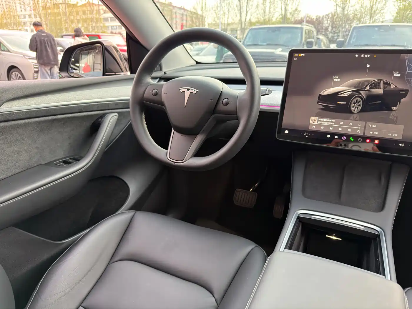 TESLA MODEL Y