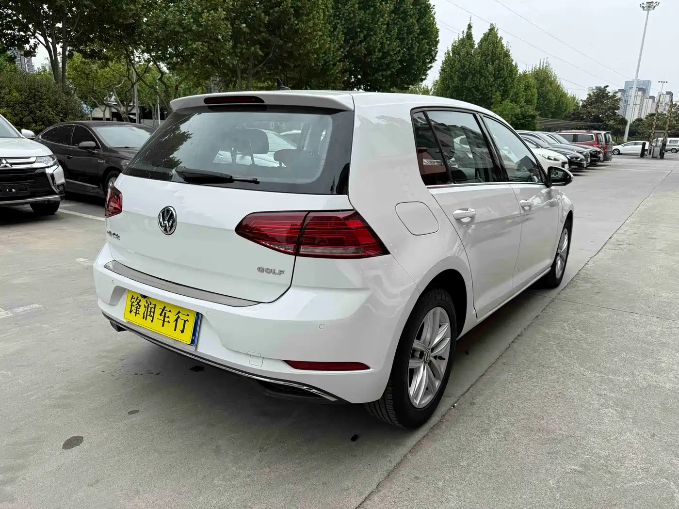 Volkswagen Golf 2019 1.6L Auto Comfort (China V) фото 3
