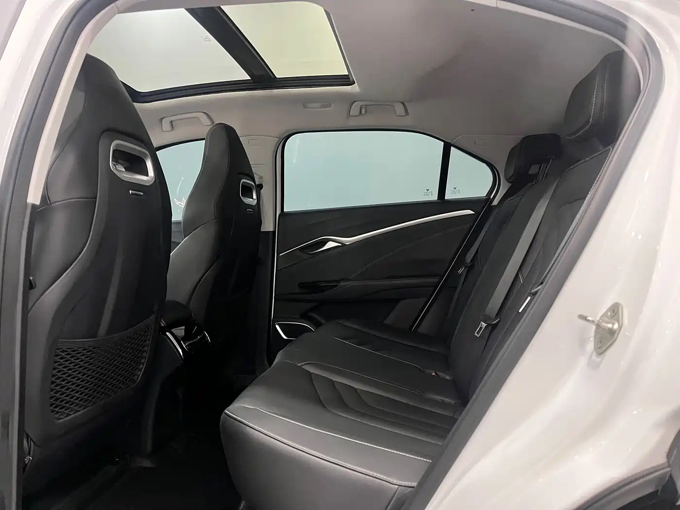 NEZHA AUTOMOBILE NEZHA U