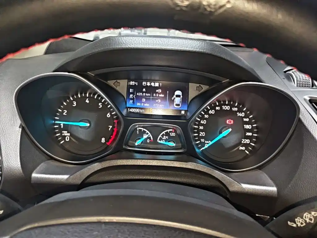 Фото 12 - Ford Kuga