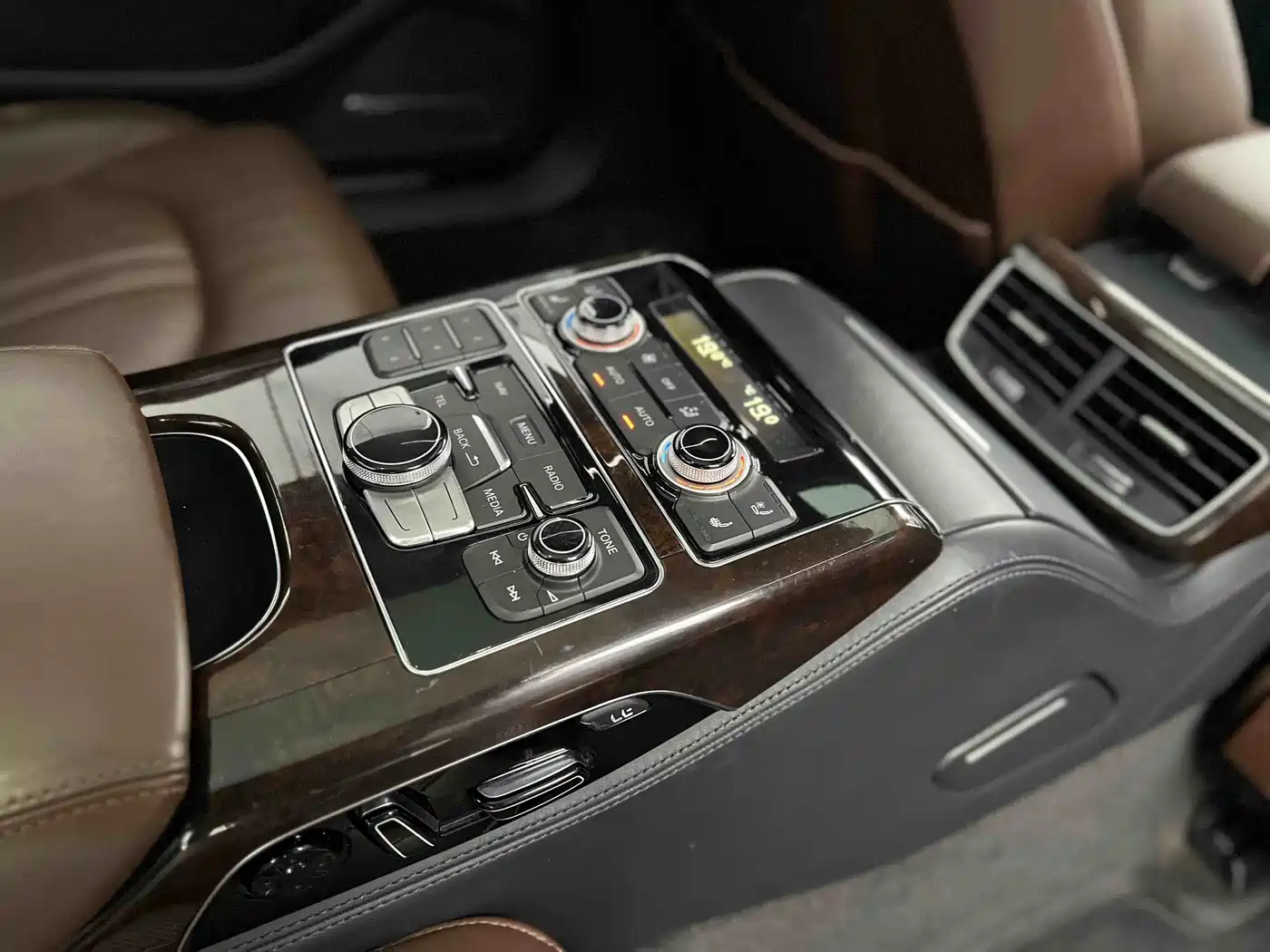 Audi A8 2014 A8L 50 TFSI quattro Luxury фото 17