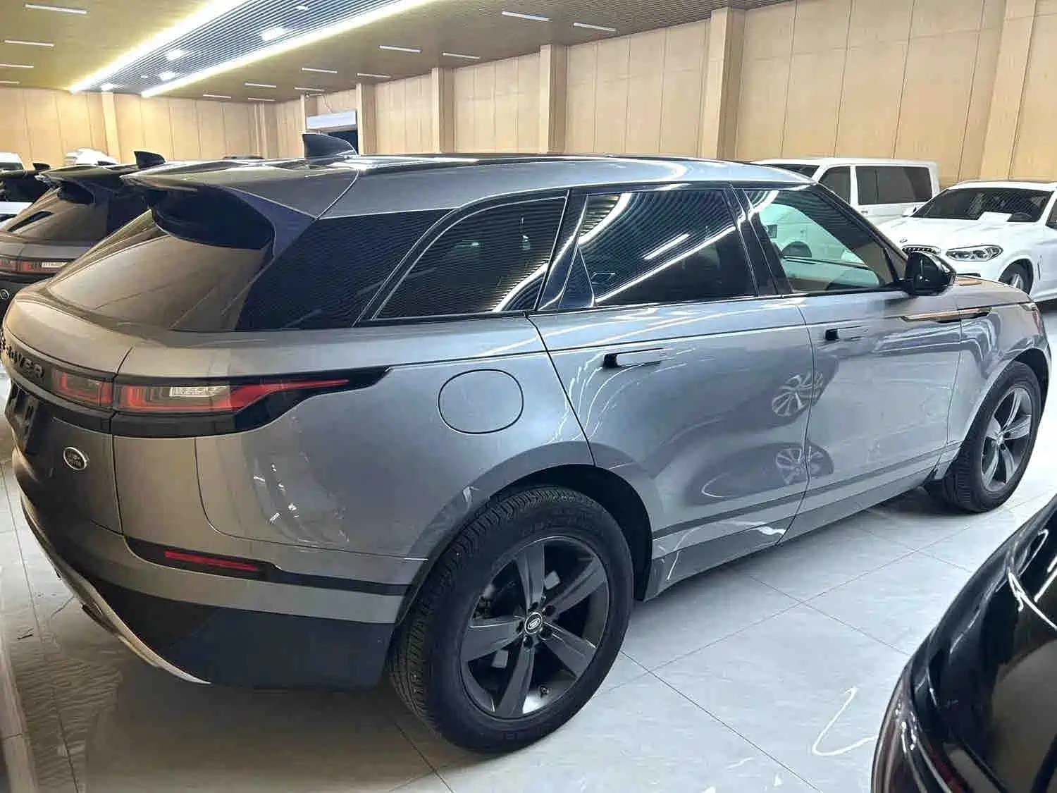 Фото 5 - Land Rover Range Rover Velar