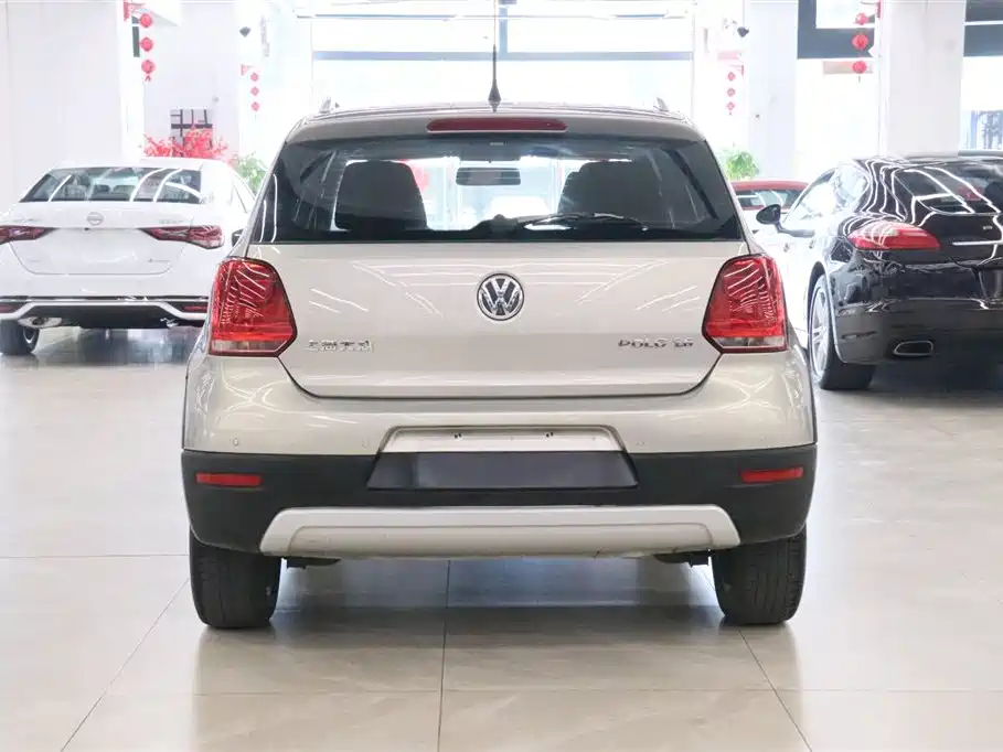 Volkswagen Polo 2012 1.6L Cross Polo AT фото 4
