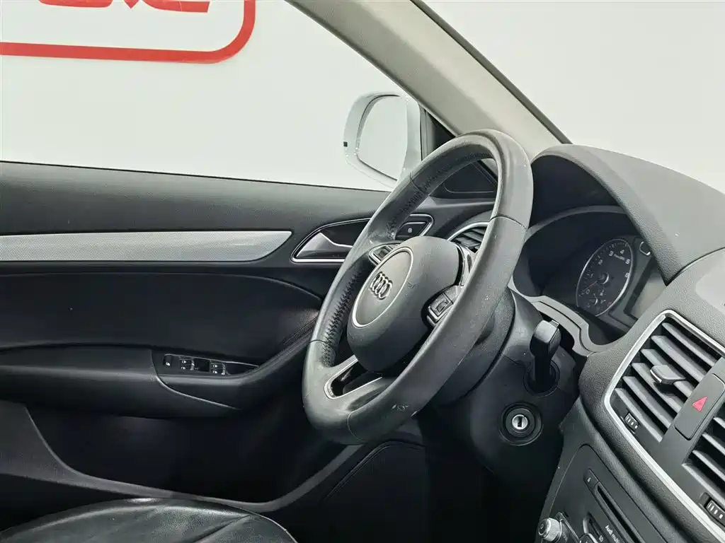 Audi Q3 2015 35 TFSI quattro Technology фото 22