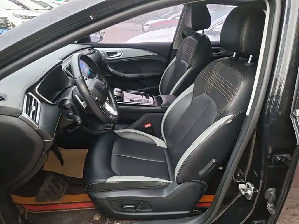 Photo 15 - Roewe i6 MAX