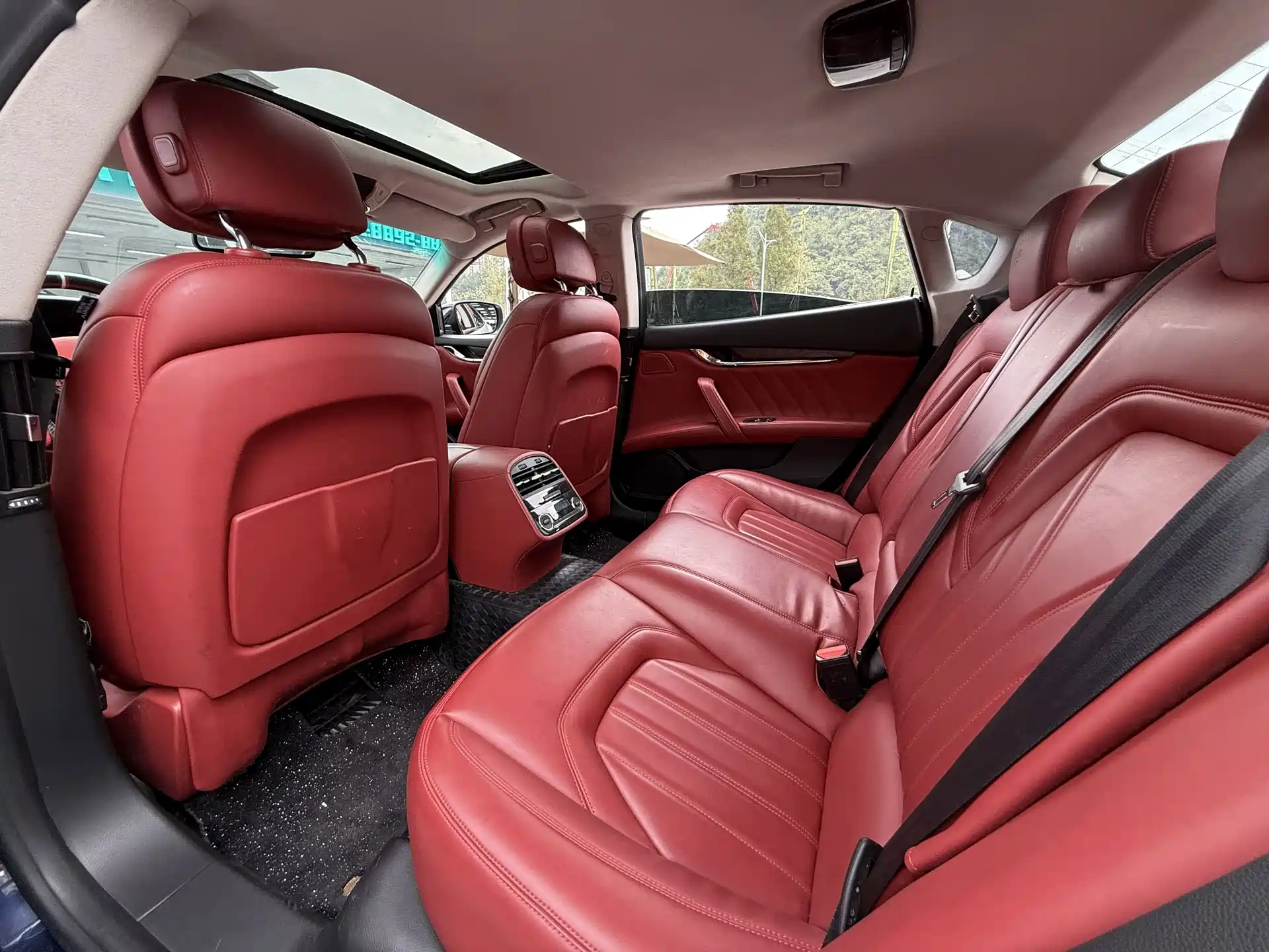 Photo 9 - Maserati Quattroporte