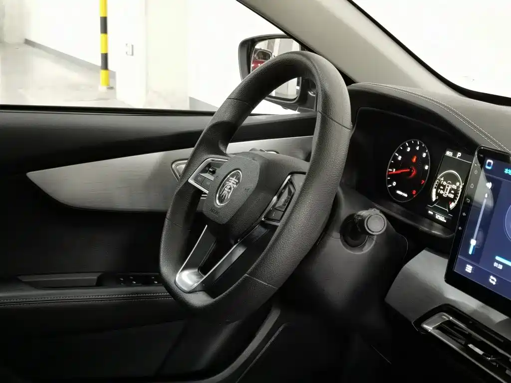 BYD Qin 2021 2019 1.5L Automatic Luxury Edition