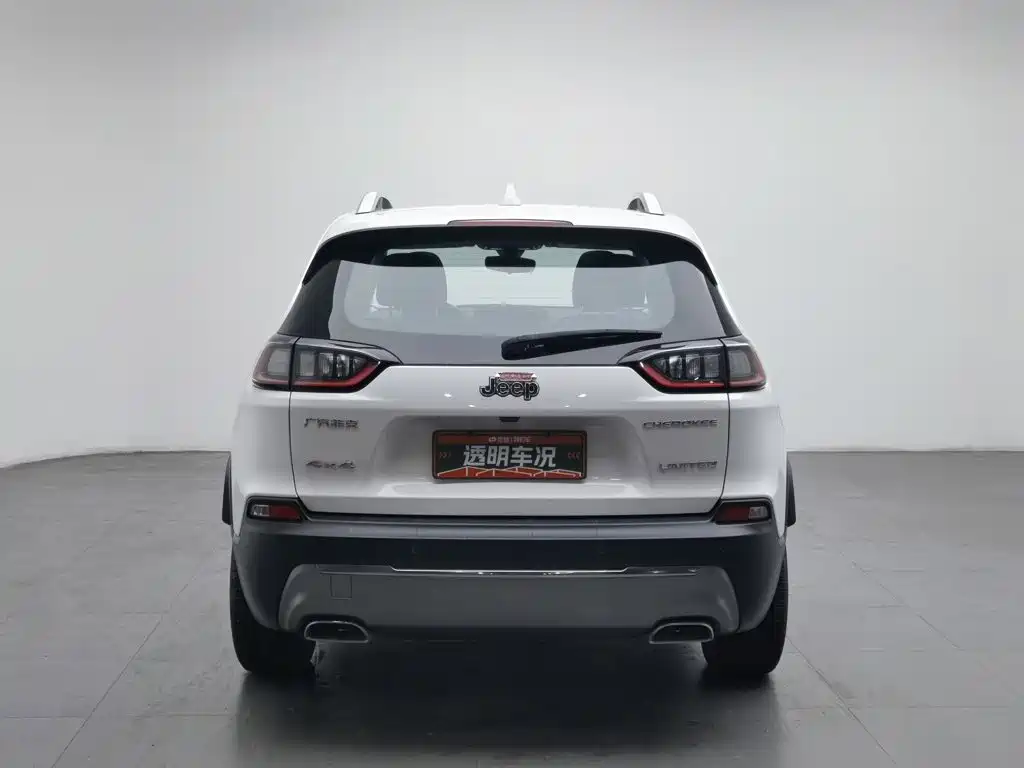 Фото 4 - Jeep Cherokee