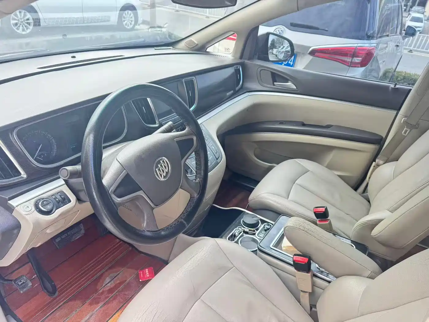Buick GL8 2015 2.4L Luxury Business Exclusive Edition фото 6