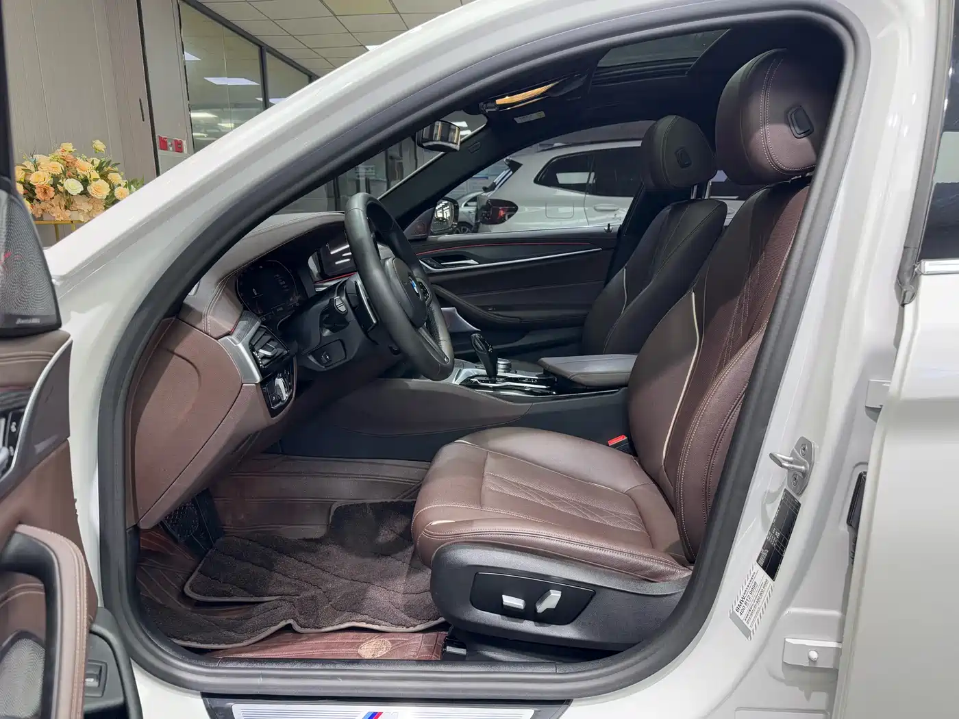 BMW 5 Series 2021 530Li Leading M Sport Package фото 5