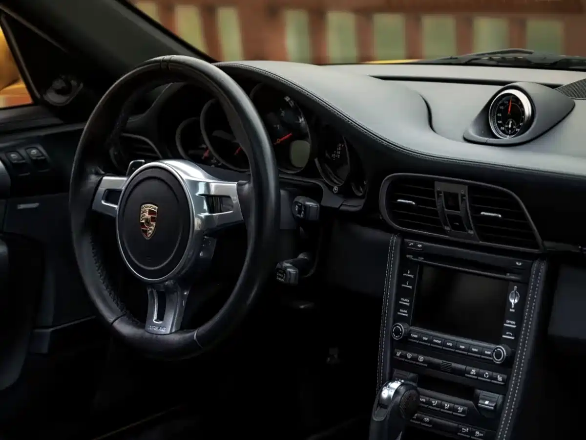Porsche 911 2010 Targa 4 3.6L фото 13