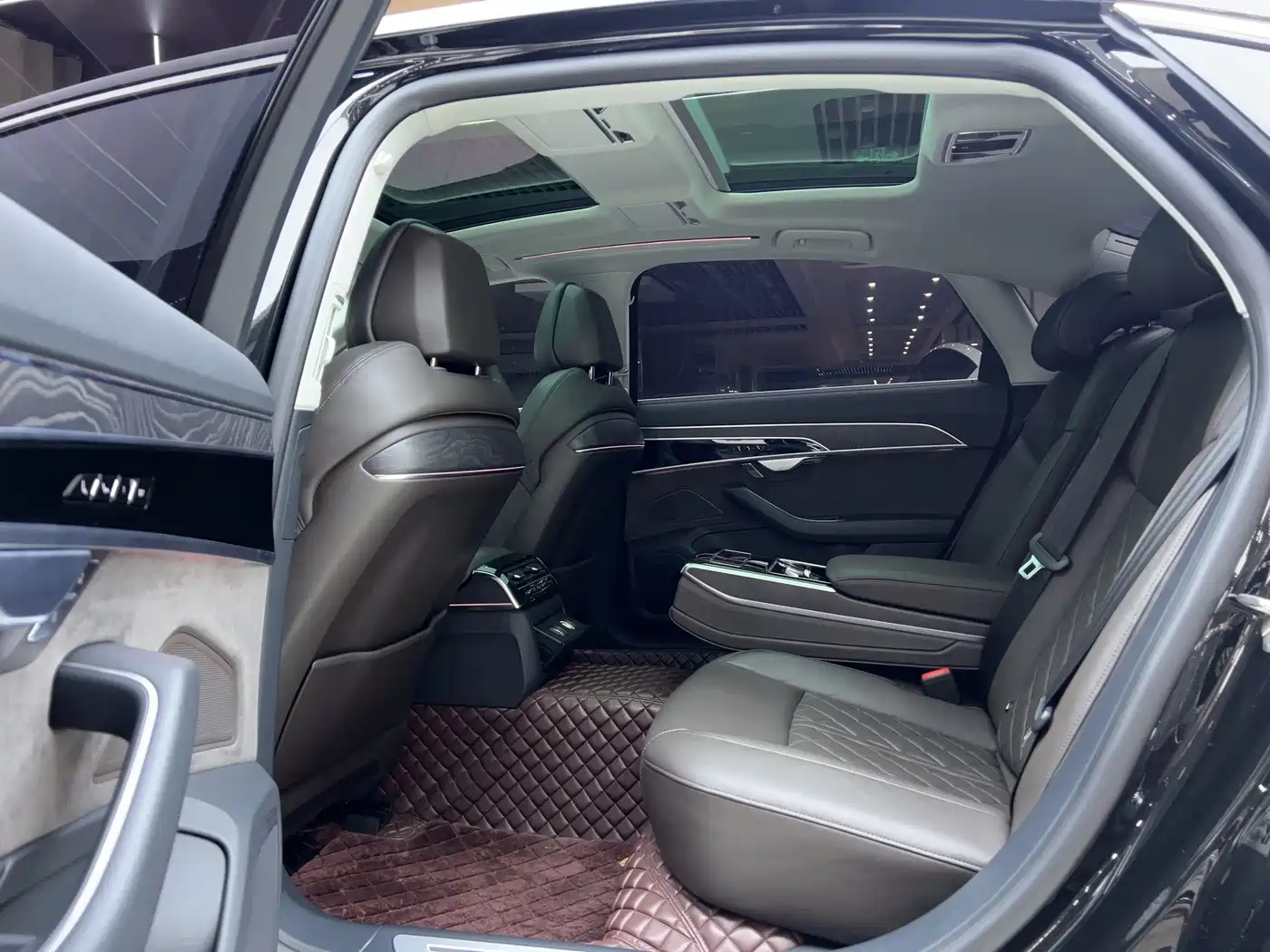 Audi A8 2022 A8L 50 TFSI quattro Comfort Collector's Edition фото 10