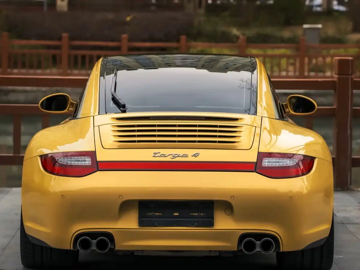 Porsche 911 2010 Targa 4 3.6L фото 11