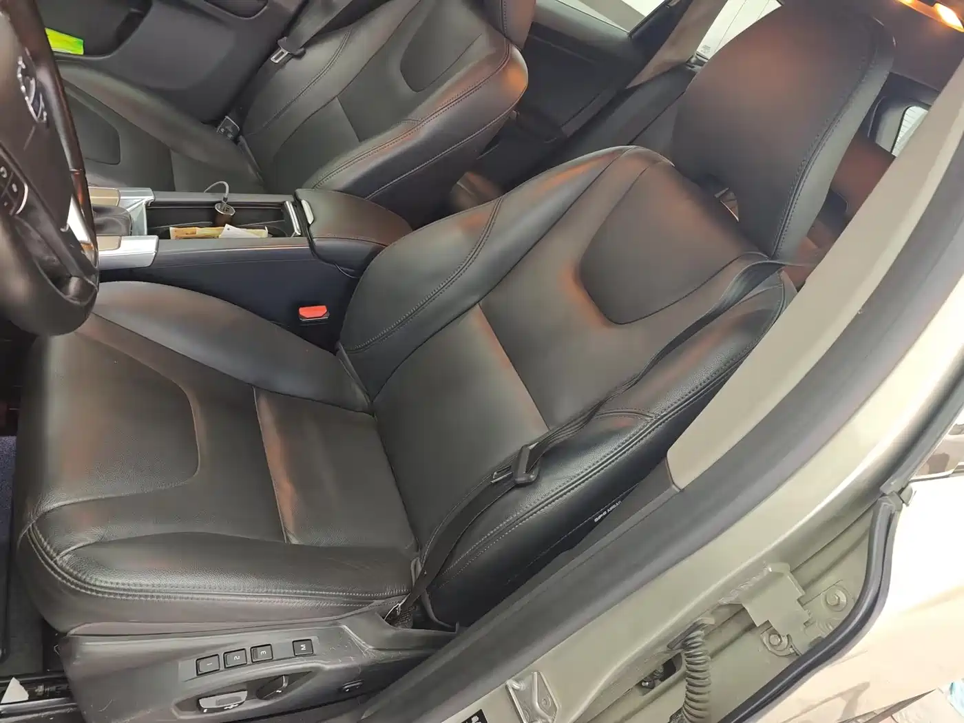 Фото 4 - Volvo XC60