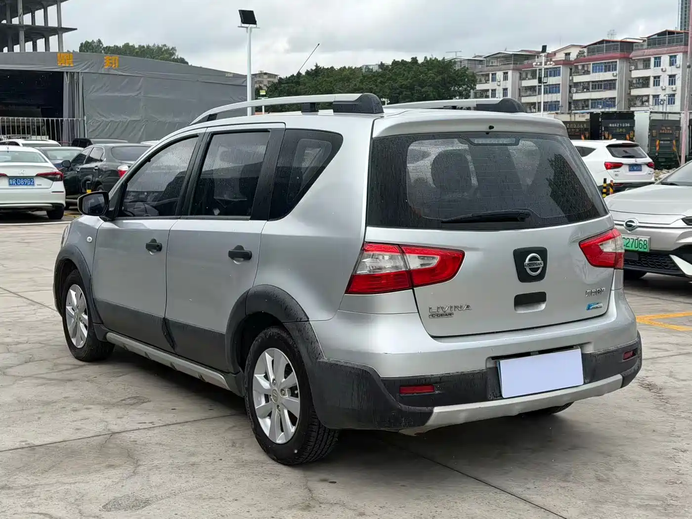 Nissan Livina 2014 2013 Sharp 1.6XL CVT Comfort