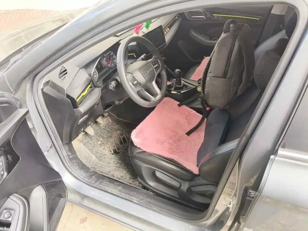 Фото 8 - Roewe i5
