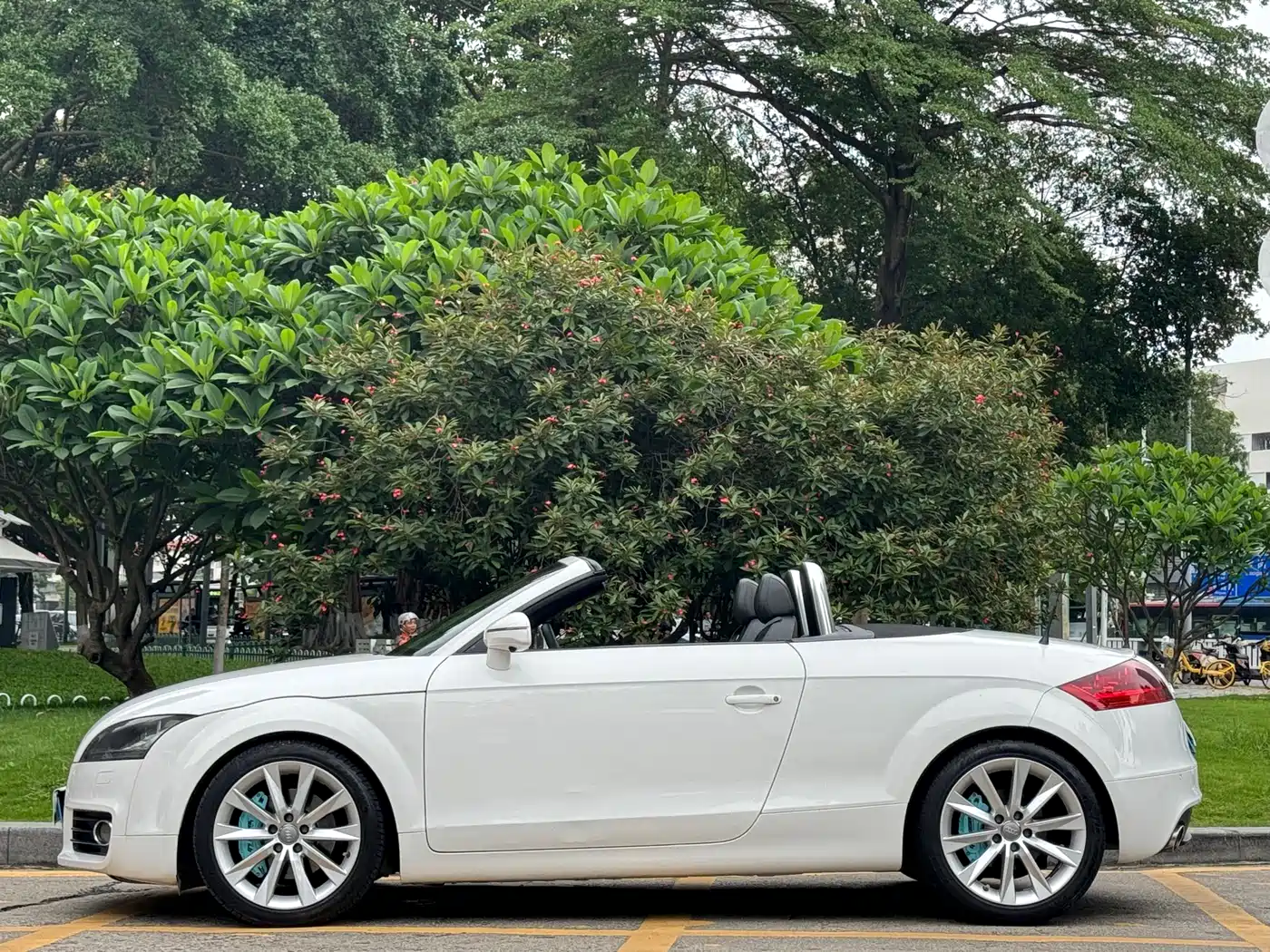 Audi TT 2011 TT Roadster 2.0TFSI фото 4