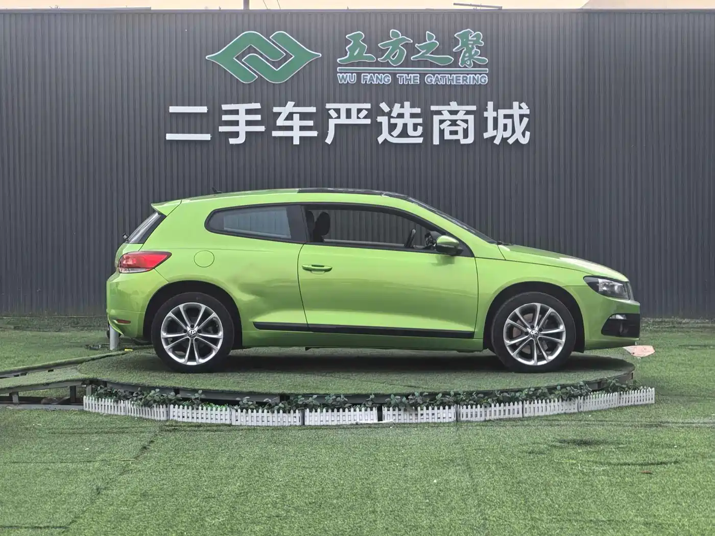 Volkswagen Scirocco 2011 2.0TSI Luxury фото 4