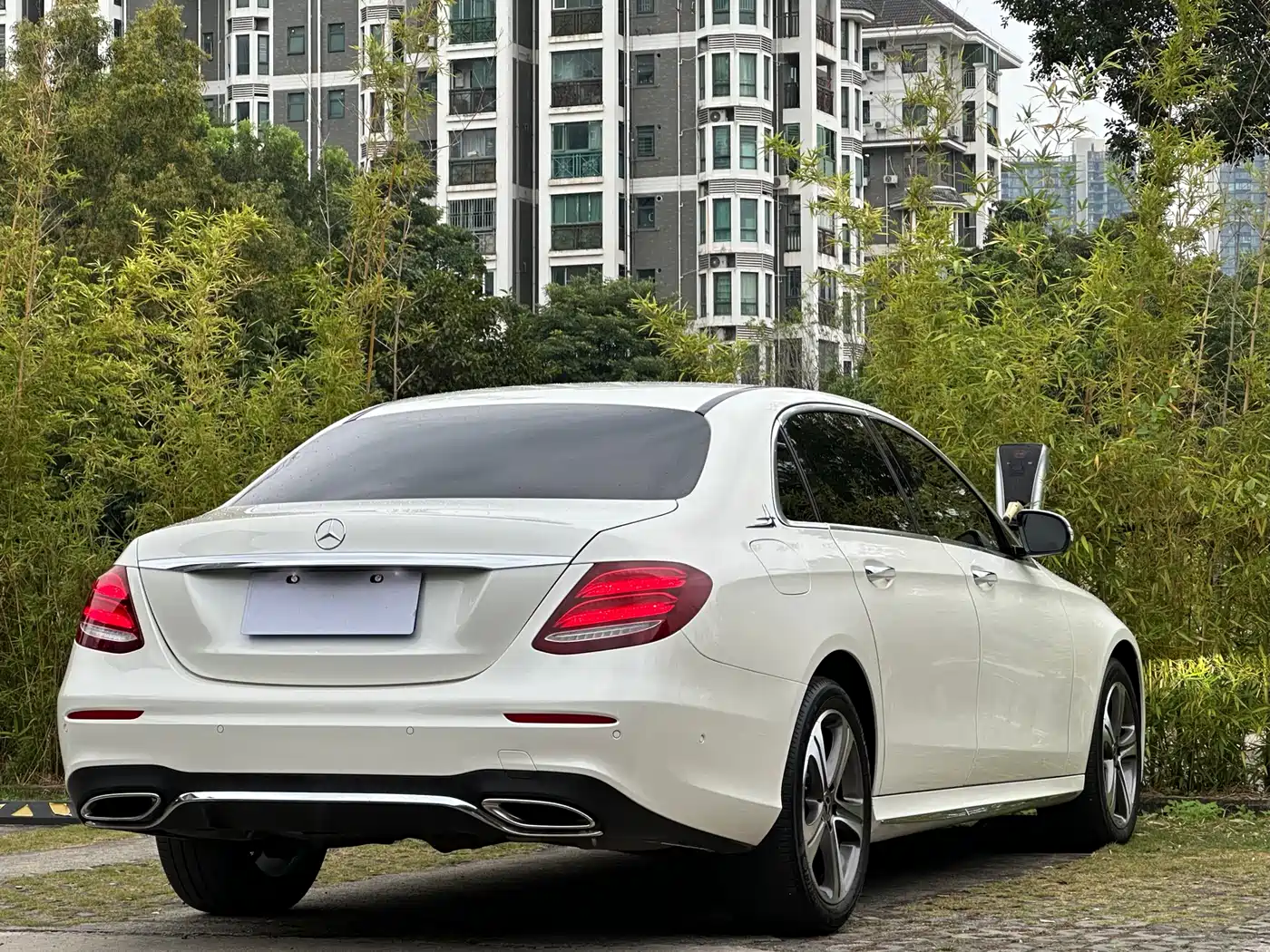 Mercedes-Benz E-Class 2018 E 200 L Sport фото 6