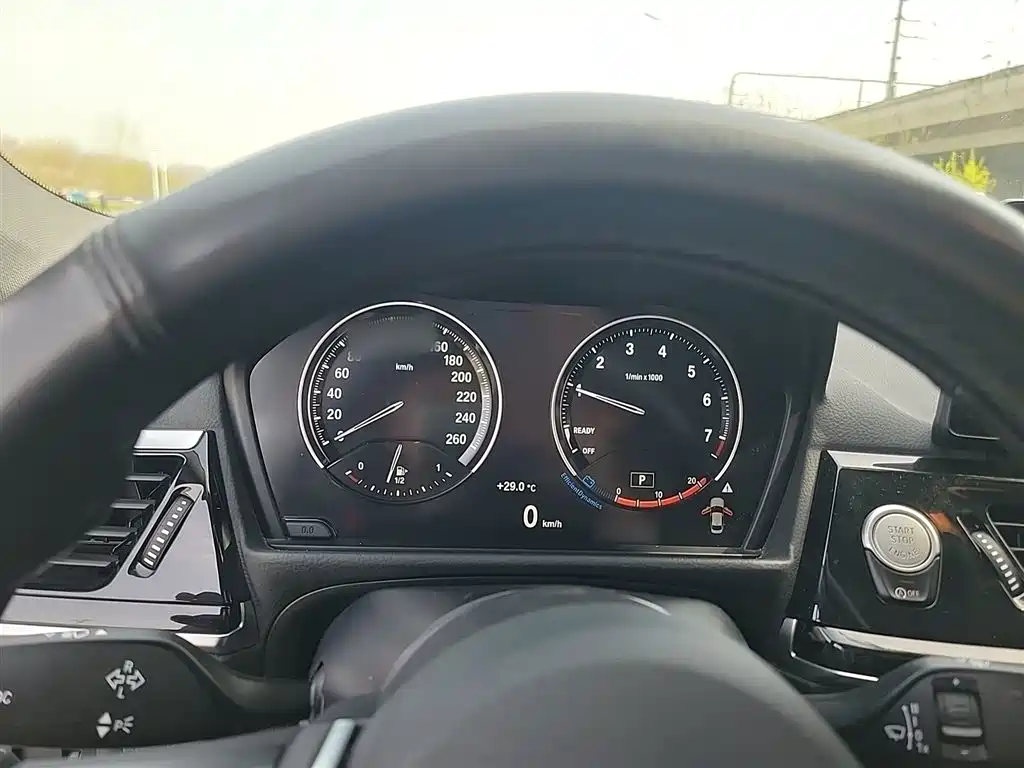 BMW 1 Series 2022 120i M Sport Shadow Edition фото 4