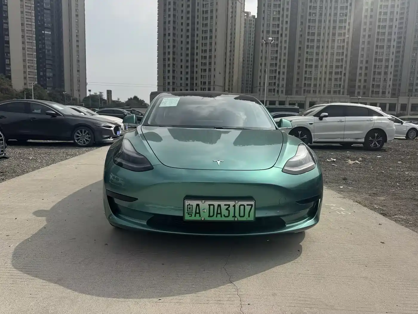 TESLA MODEL 3