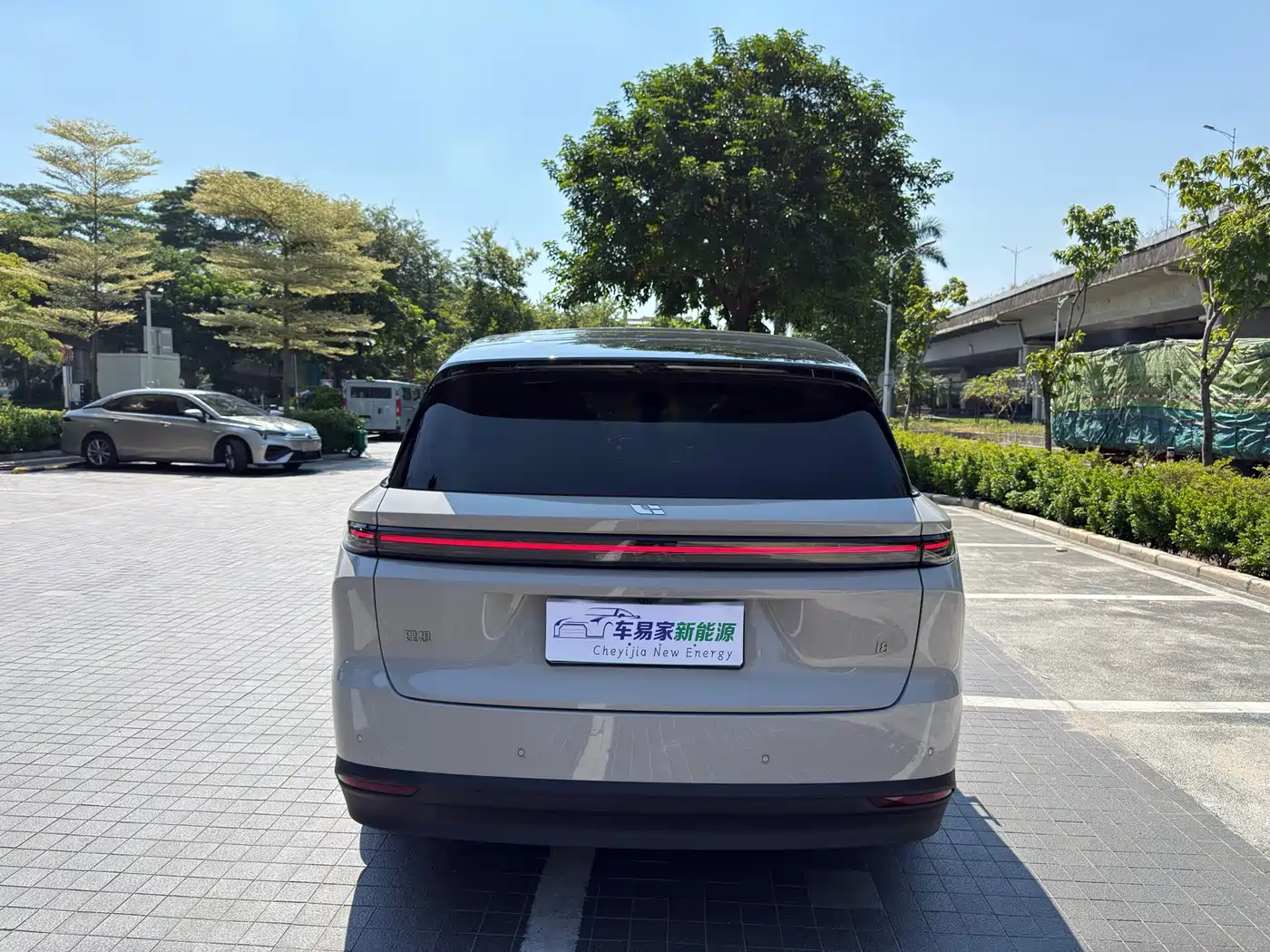 Li Auto Li i8 2026 2025 Standard Edition
