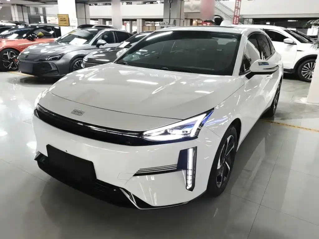 Geely Galaxy Galaxy L6 2025 2024 125km PLUS Soaring Dragon Edition
