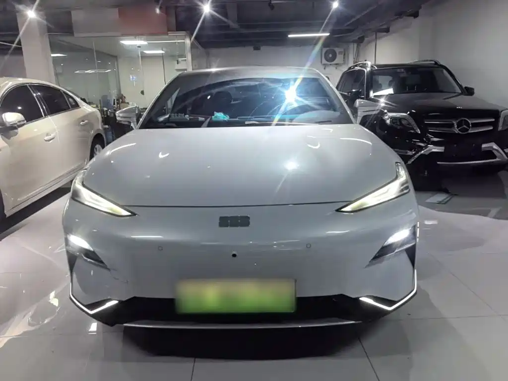 2025 Geely Galaxy Galaxy E8