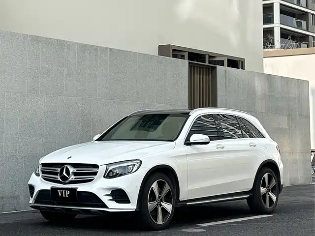 MERCEDES-BENZ GLC