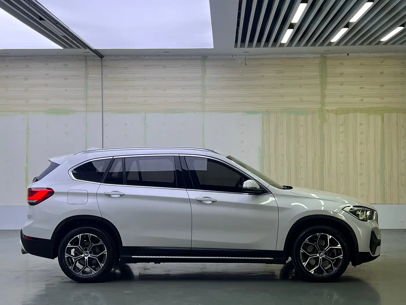 BMW X1 2021 sDrive25Li Leading фото 12