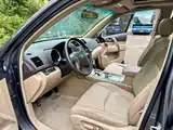 Photo 4 - Toyota Highlander