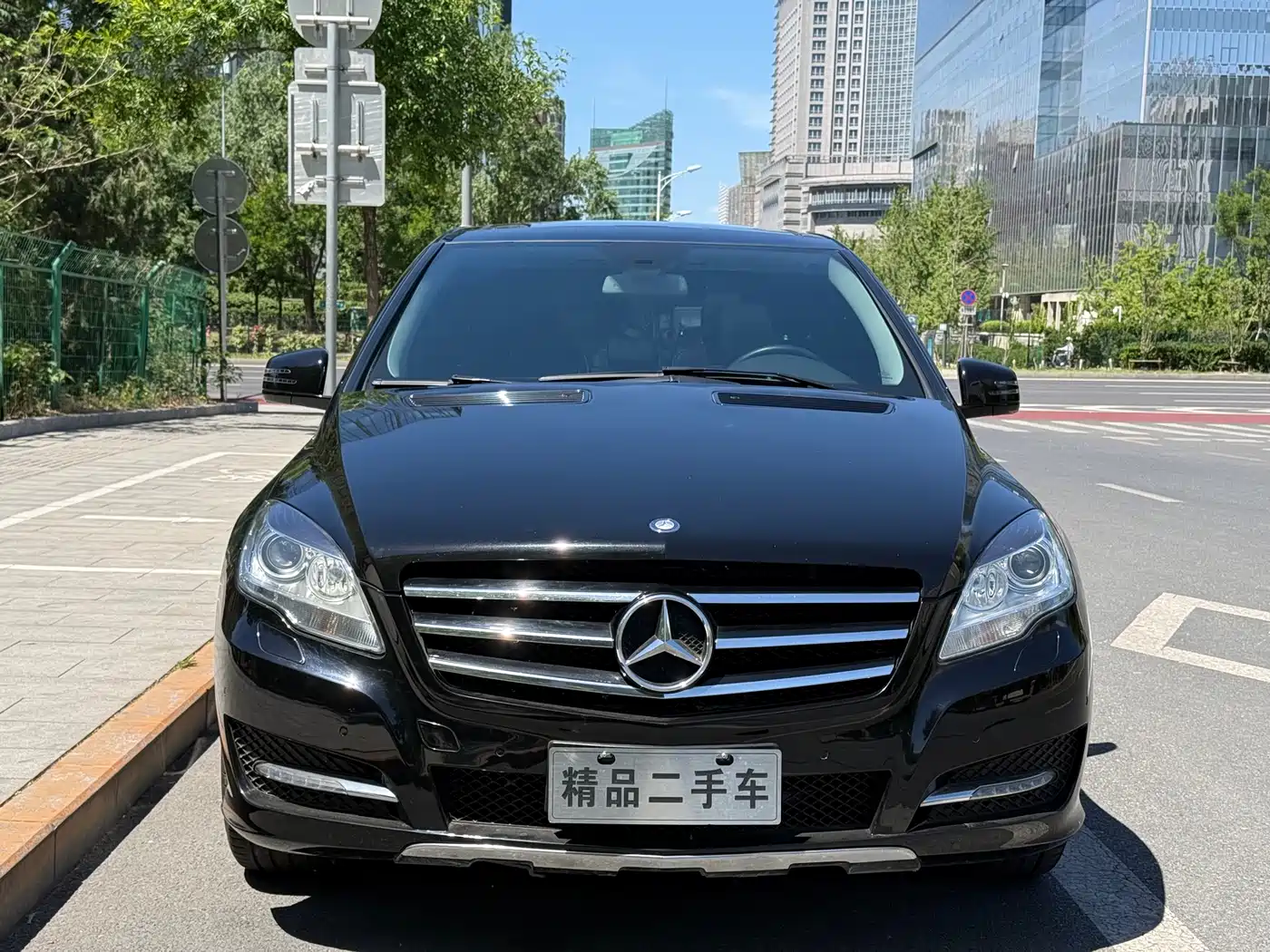 Mercedes-Benz R-Class 2017 R 320 4MATIC Business Collector's Edition фото 2
