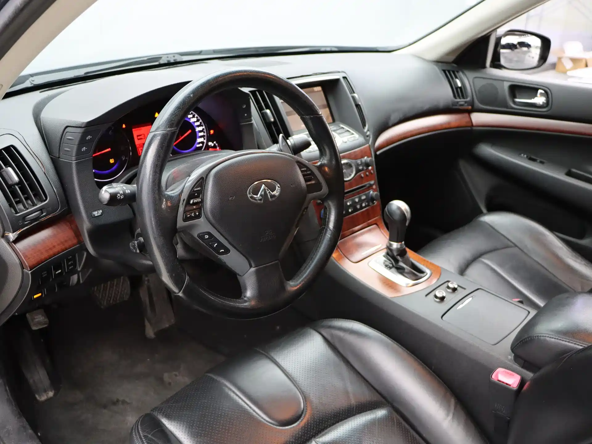Photo 18 - Infiniti G Series