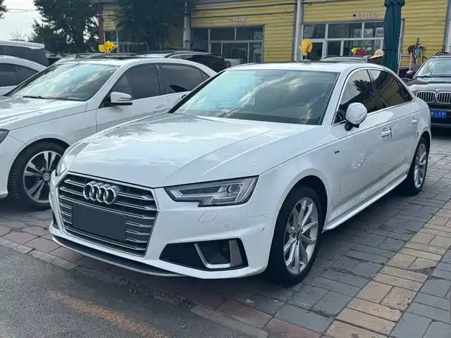 Audi A4L 2019