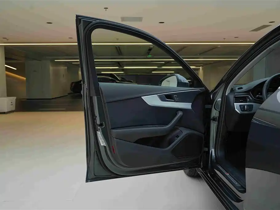 Audi A4L 2024 40 TFSI Fashion Dynamic фото 17