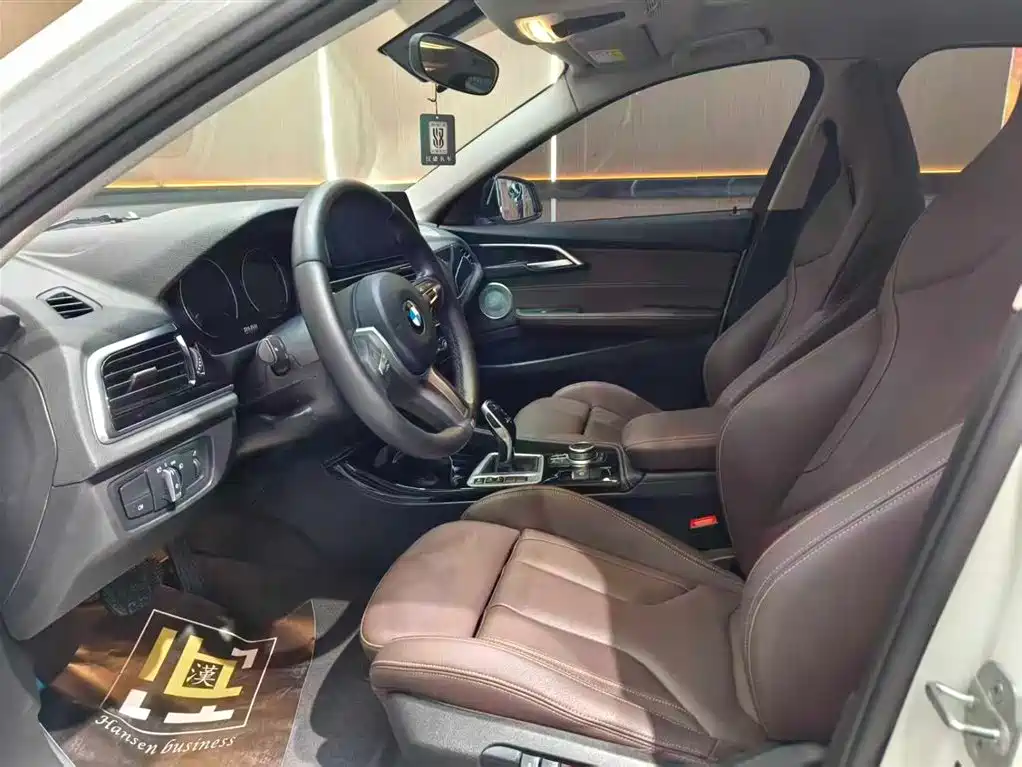 BMW 1 Series 2021 120i M Sport фото 5