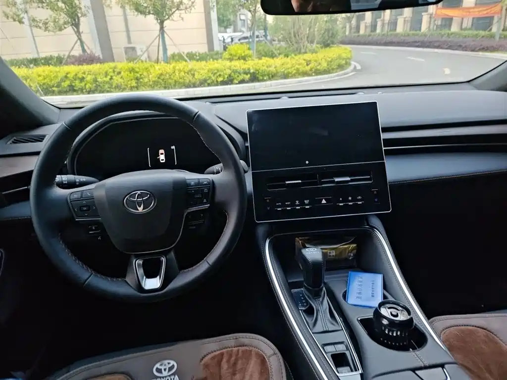 Toyota Avalon 2024 2.0L Luxury Edition фото 13