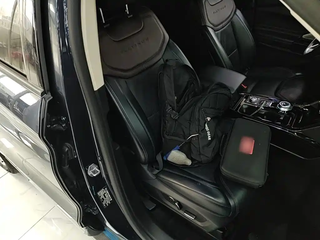 Фото 25 - Ford Explorer