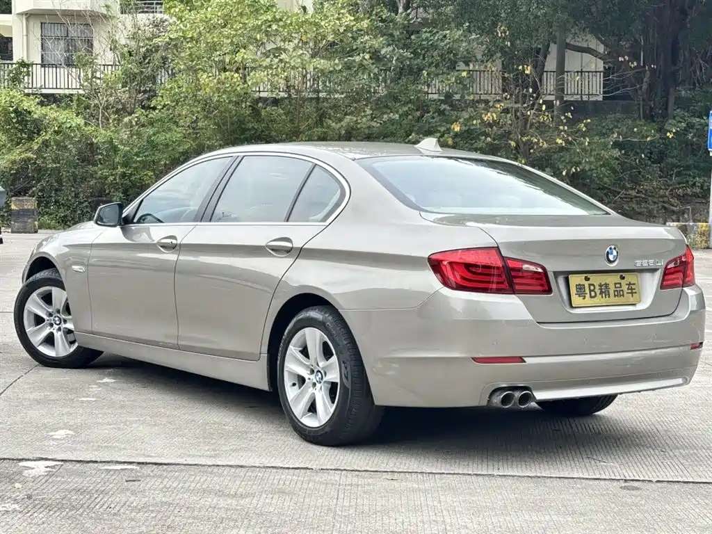 BMW 5 Series 2011 528Li Leading фото 3