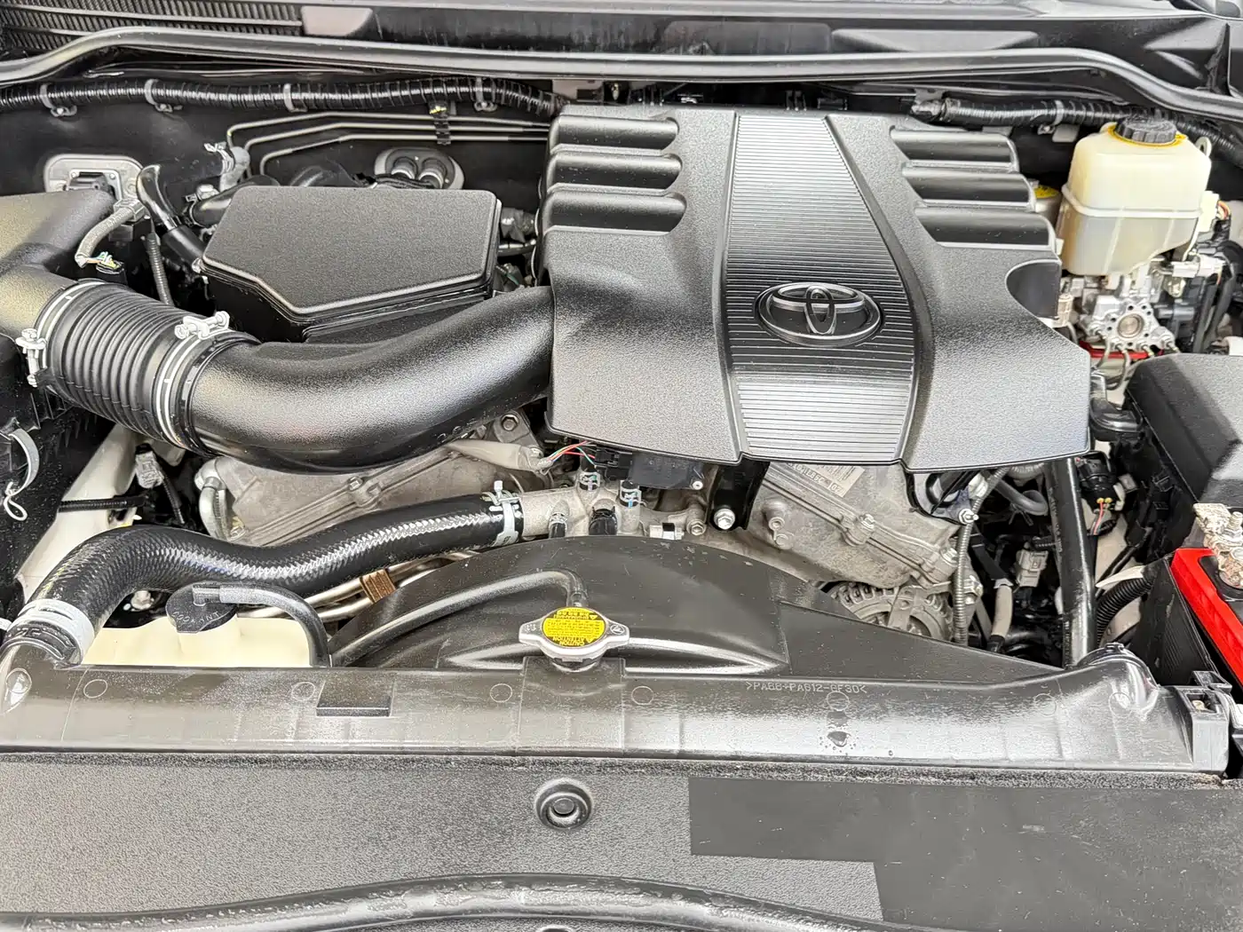 Toyota Land Cruiser 2012 4.0L Automatic VX фото 11