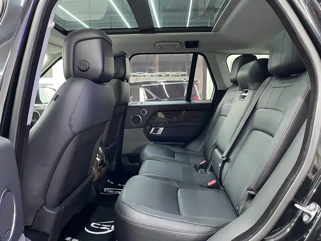 Land Rover Range Rover 2019 3.0 SC V6 Golden Age Edition фото 9