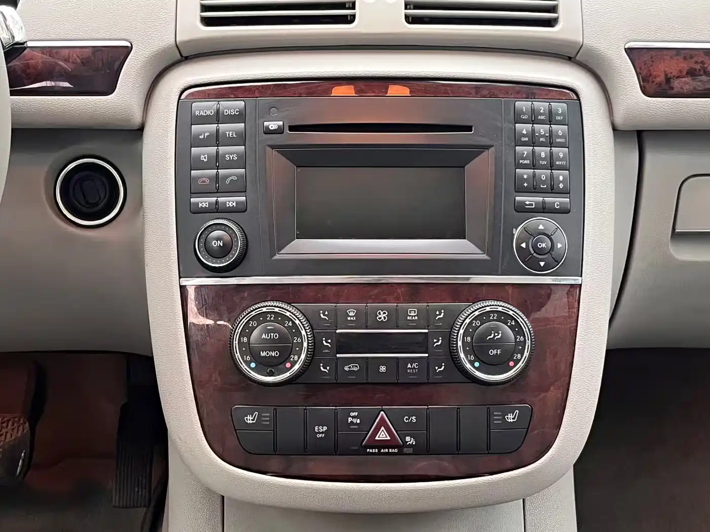 Mercedes-Benz R-Class 2009 Model R 300 L Business Version фото 15