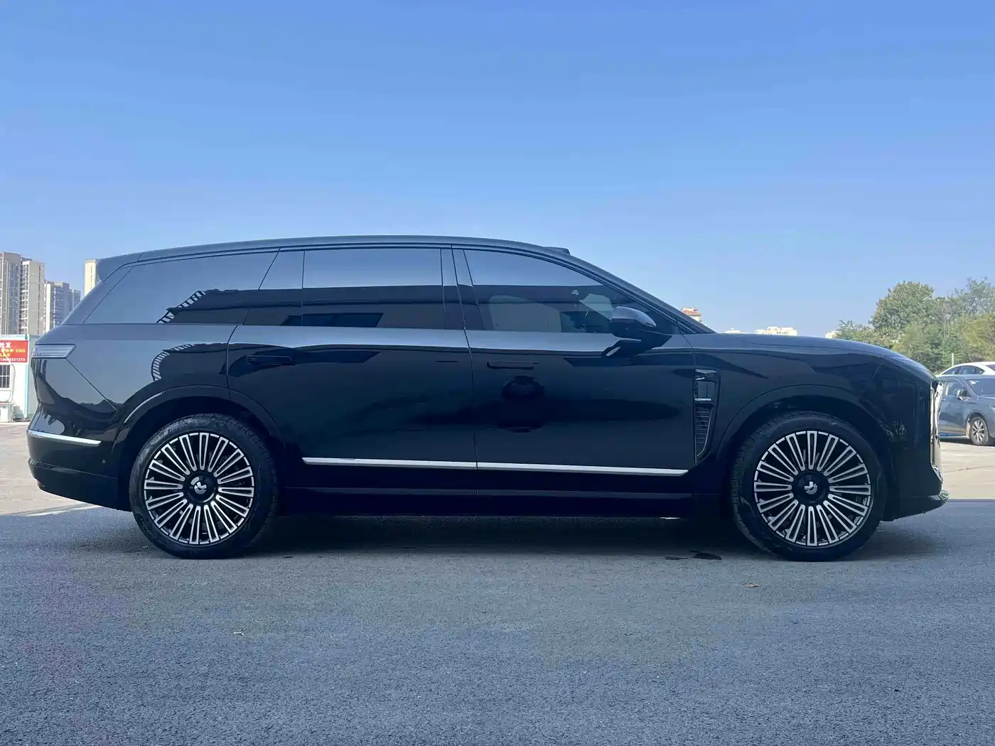 NIO ES8 2026 2025 Model 6-Seat Executive Luxury Edition