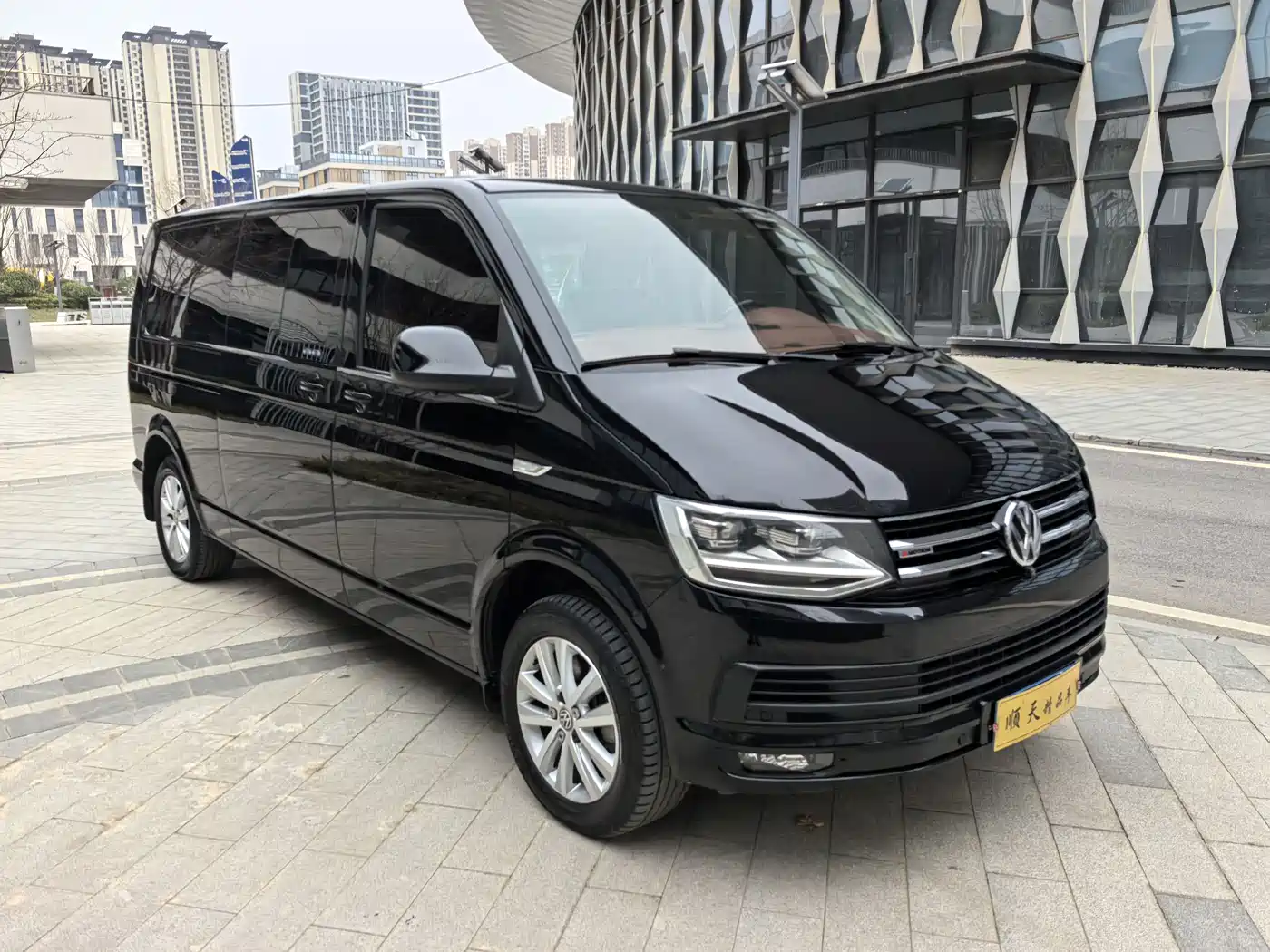 Volkswagen Caravelle 2017 2.0TSI 4WD Luxury 8-Seater фото 3