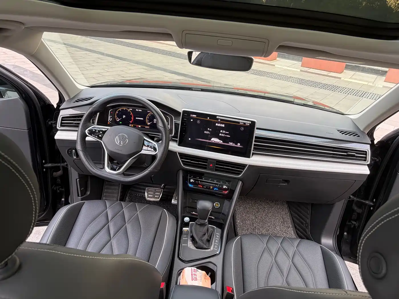 Volkswagen Tiguan L 2022 330TSI Auto 2WD R-Line Premium Edition фото 9