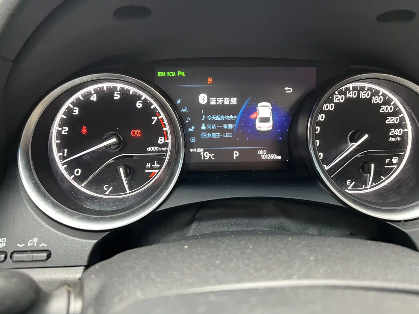 Toyota Camry 2018 2.5Q Flagship Edition фото 26