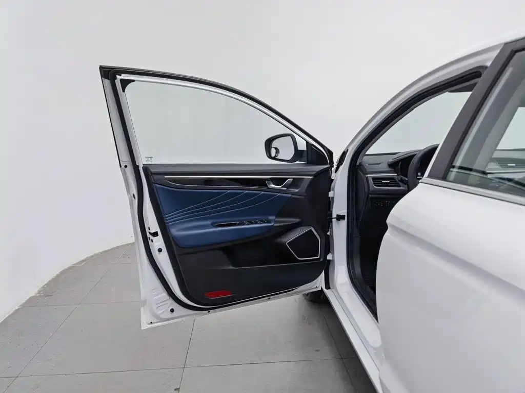 Geely Emgrand GL 2021 2021 UP 1.4T CVT Executive